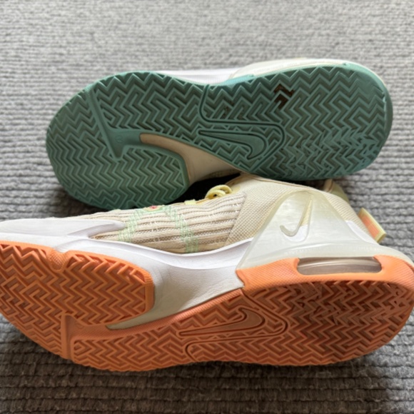 Nike Lebron Witness 6 Coconut Milk Size 9.5 Lady Basketball Running … - Picture 15 of 16